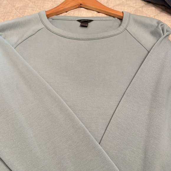 Eddie Bauer Tops - Eddie Bauer Sweatshirt